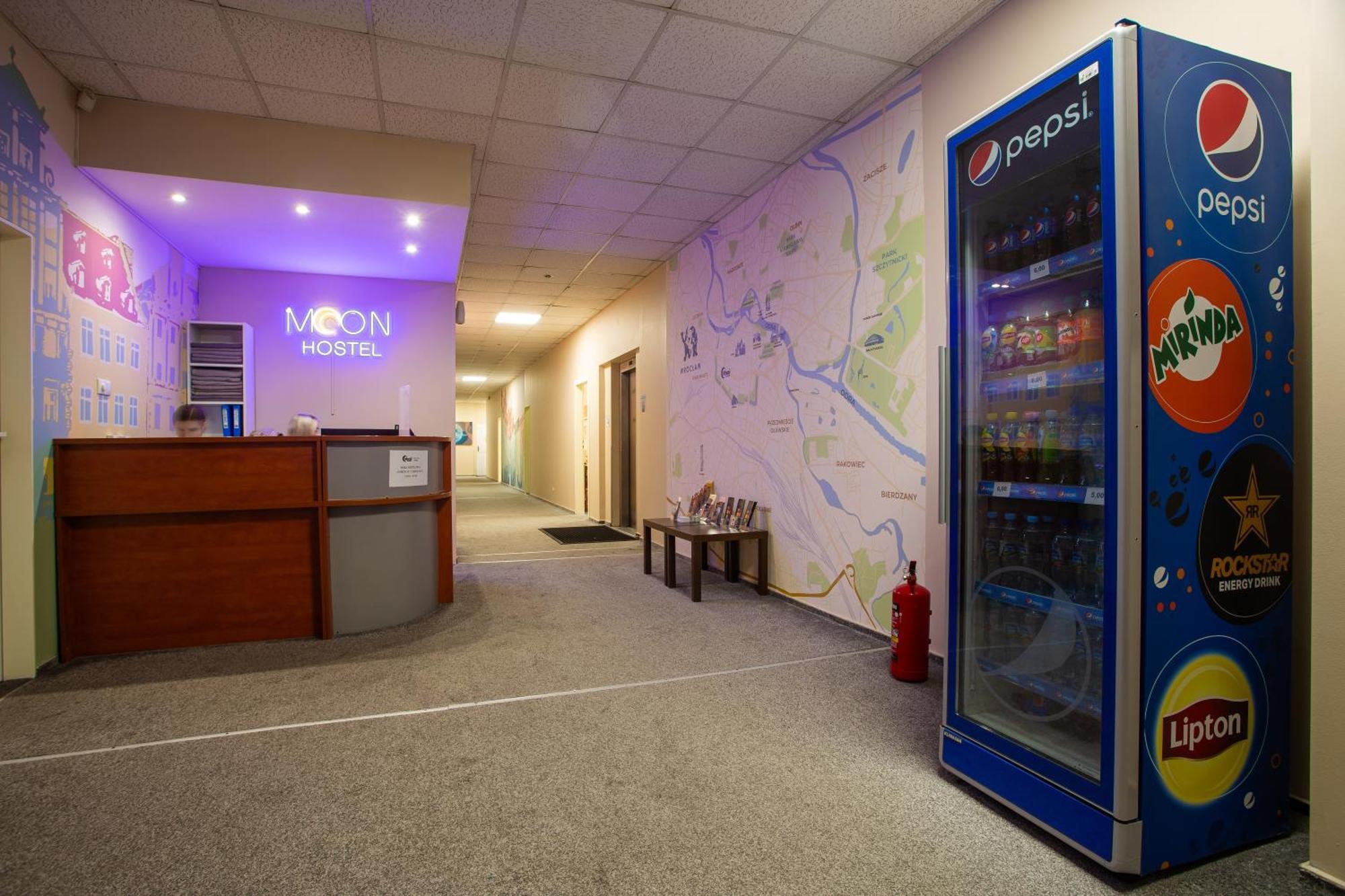 Moon Hostel Wroclaw Exterior photo