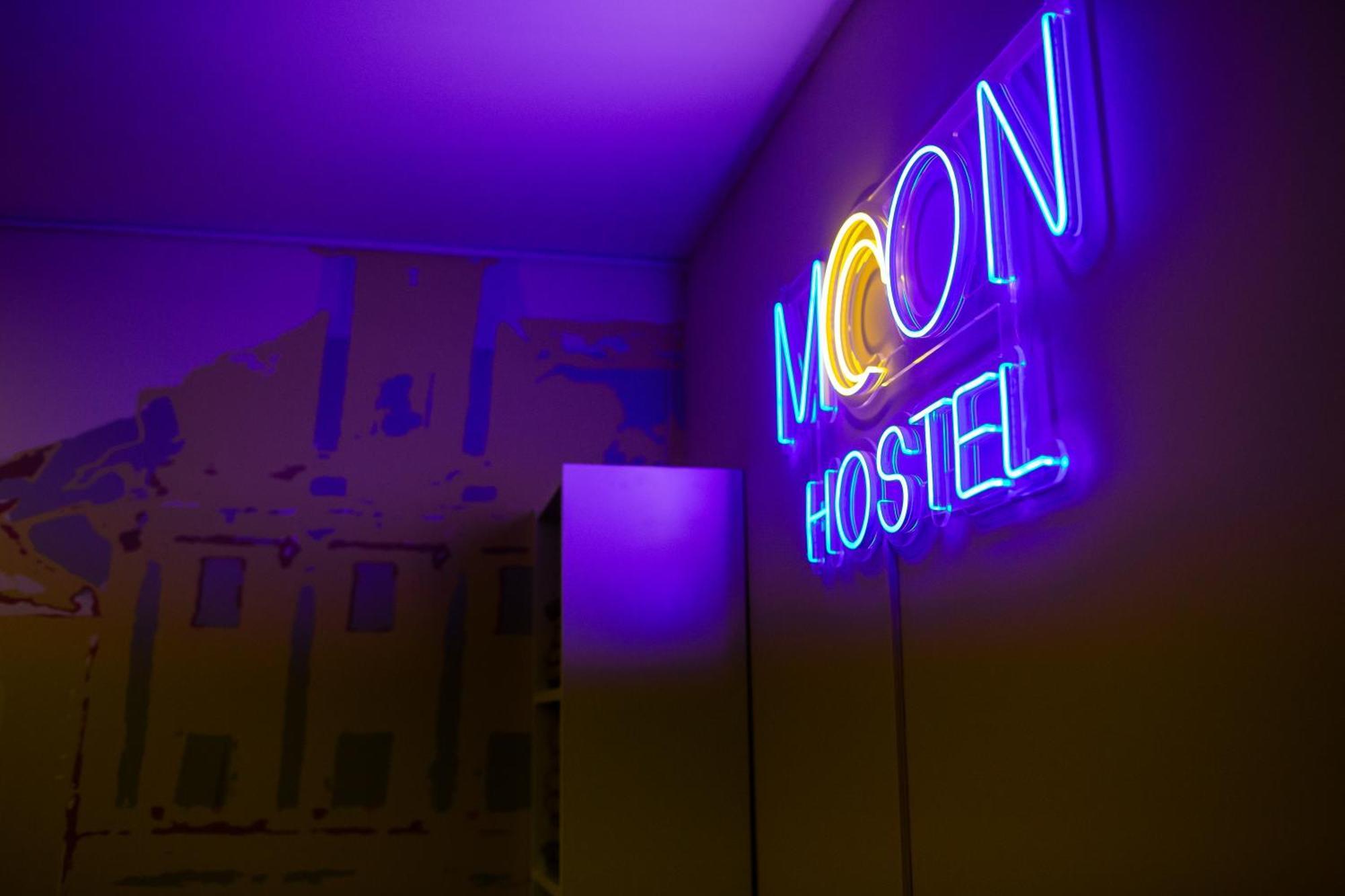 Moon Hostel Wroclaw Exterior photo