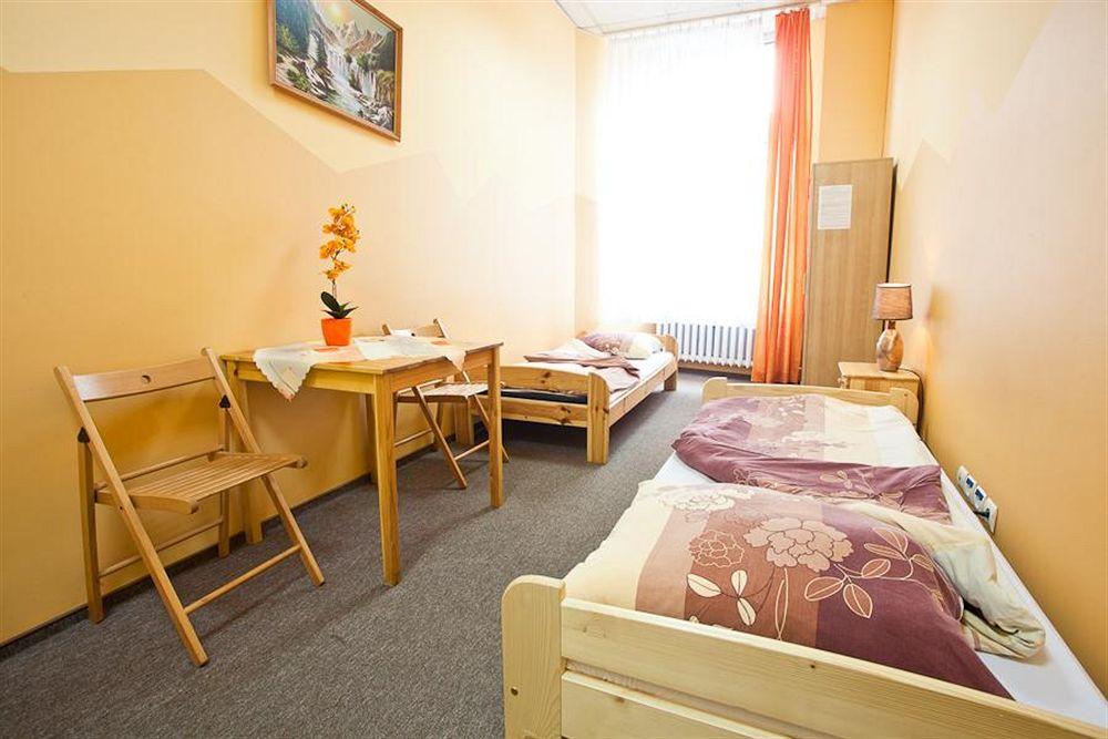 Moon Hostel Wroclaw Exterior photo